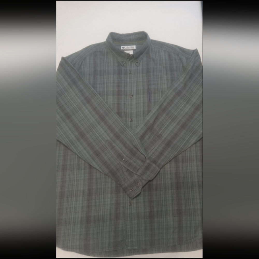 Columbia Men's Green Plaid Casual Shirt